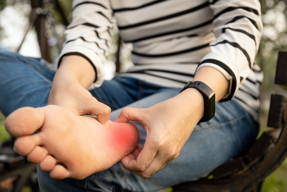 nerve-pain-in-feet-how-an-orthopedist-can-help-island-foot-clinics